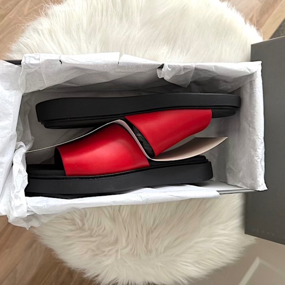 Vagabond Connie Sandal in Bright Red - Size 38 (NWT/NIB) - Picture 11 of 13